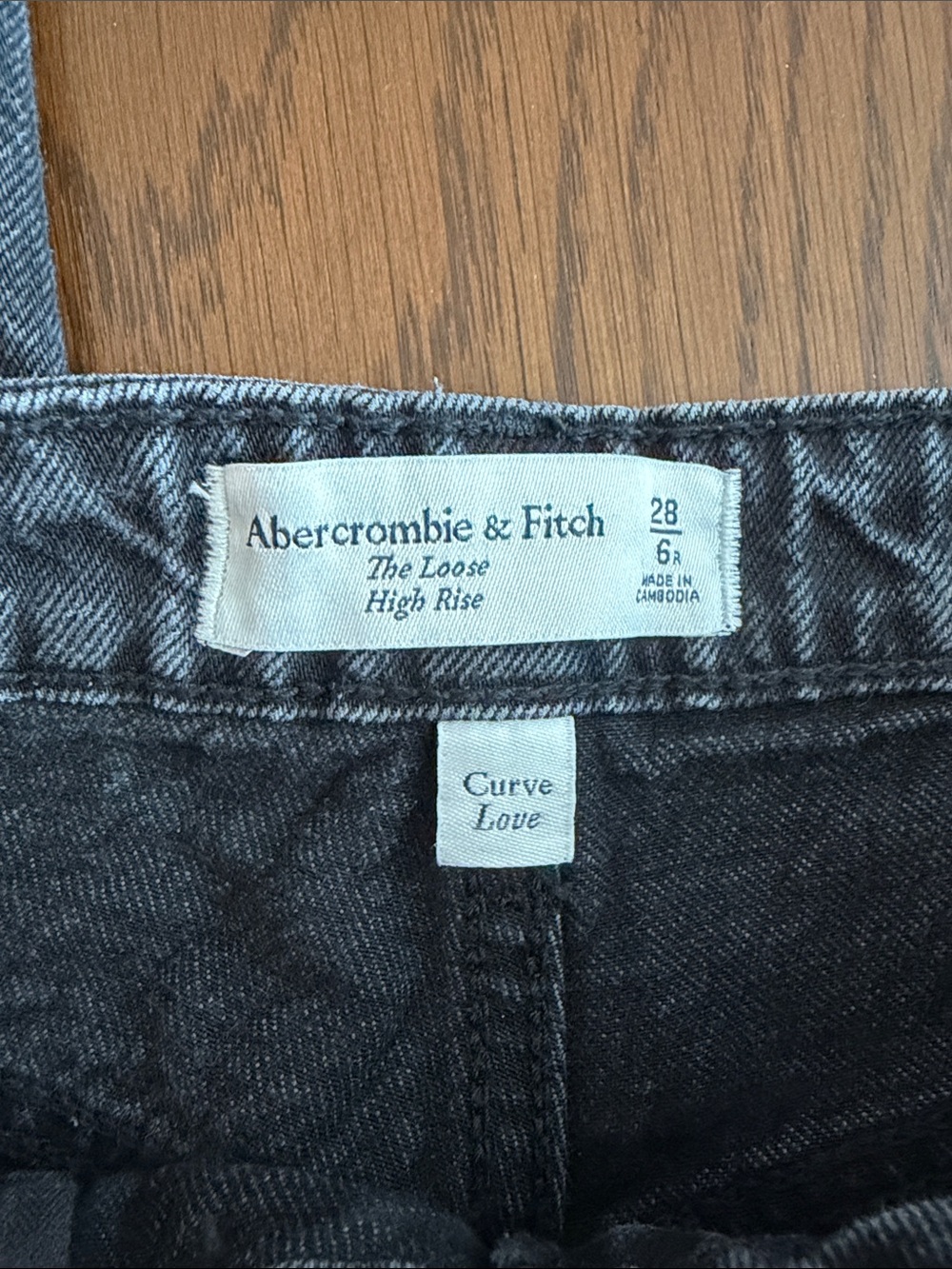 Abercrombie Curve Love The Loose High Rise Jeans - Black Wash - Picture 5 of 5